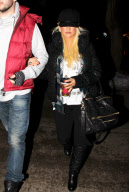 Christina Aguilera enjoying the holidays in wintery Aspen