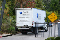 *EXCLUSIVE* Jon Voight gets ready for Christmas with Brad, Angelina and the Grandkids