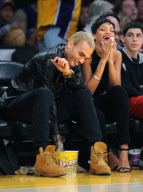 Rihanna and Chris Brown : Merry Christmas!