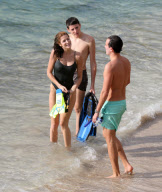 Stephanie Seymour Enjoys A Post Christmas Day On The Beach 
