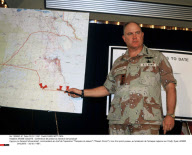 ARABIE SAUDITE : Conference de presse du General Schwarzkopf