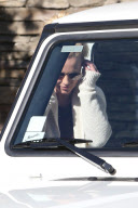 Britney Spears steps out for lunch with her family