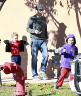 Britney Spears And Her Boys Dine At Claim Jumper 