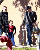 Britney Spears And Her Boys Dine At Claim Jumper 