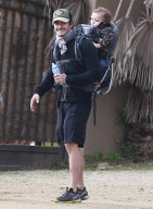 Orlando Bloom Takes Son Flynn On A Hike At Runyon Canyon 