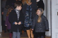 Das dänische Kronprinzenpaar mit Familie beim Weihnachtsgottesdienst