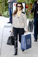 *EXCLUSIVE* Kourtney Kardashian and Scott Disick Topanga Mall Shoppers