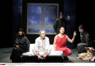 PARIS : Filage de la piece "Zero s'est endormi".