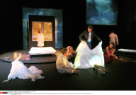 PARIS : Filage de la piece "Zero s'est endormi".