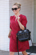Reese Witherspoon: Happy and Leggy in Red!
