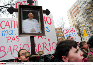 PARIS: Thousands demonstrate against gay mariage