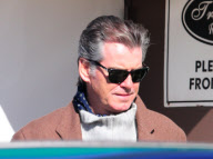 EXCLU Pierce Brosnan getting bold