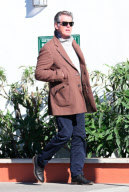 EXCLU Pierce Brosnan getting bold