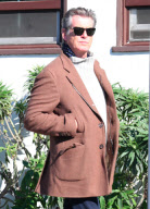 EXCLU Pierce Brosnan getting bold