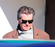 EXCLU Pierce Brosnan getting bold