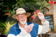 PORTRAIT - Roger Whittaker in Saint-Cirq-Lapopie (Homestory)