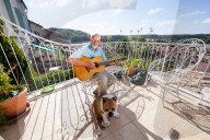 PORTRAIT - Roger Whittaker in Saint-Cirq-Lapopie (Homestory)
