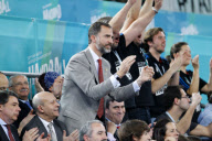 El principe Felipe acude a ver a la seleccion espa¿ola de balonmano en su partido contra Hungria durante el Campeonato Mundial de Balonmano.