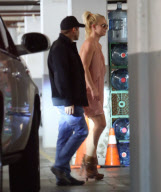 Britney Spears Ditches Her Engagement Ring After Breakup With Jason Trawick