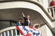 People cheer Obama parade
