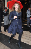 CHLOE MORETZ QUITTE SON HOTEL