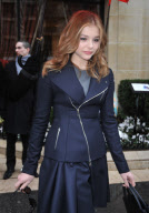 CHLOE MORETZ QUITTE SON HOTEL