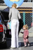 Nicole Kidman picks up her little one from school