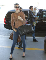 Orlando, Miranda & Flynn Catch A Flight Out Of LAX Airport 