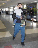 Orlando, Miranda & Flynn Catch A Flight Out Of LAX Airport 