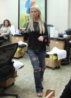 Tara Reid Treats Herself To A Mani/Pedi 