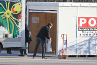 *EXCLUSIVE* Joshua Jackson preps for his move to SoCal [NO Canada]