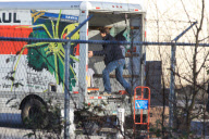 *EXCLUSIVE* Joshua Jackson preps for his move to SoCal [NO Canada]