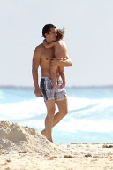 *EXCLUSIVE* Orlando Bloom teaches Flynn the lessons of the Sea