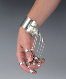 Unusual jewellery that encourages gestures - 31 Jan 2013