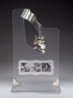 Unusual jewellery that encourages gestures - 31 Jan 2013
