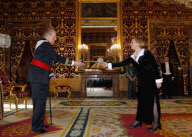 Rey recibe Cartas Credenciales de Embajadores