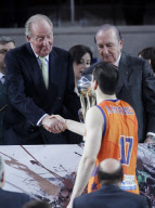 König Juan Carlos beim Basketball Finale Barcelona vs Valencia in Vitoria