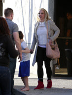 Britney Spears Takes Her Family To An Indoor Playground 