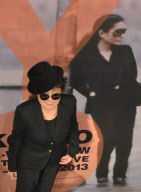 Yoko Ono Retrospektive in der Frankfurter Kunsthalle Schirn