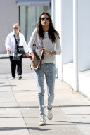 Alessandra Ambrosio craves Crumbs on Valentine's Day
