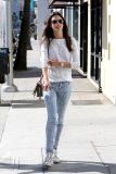 Alessandra Ambrosio craves Crumbs on Valentine's Day