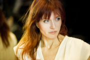AXELLE RED, CAMAIEU BELGE.