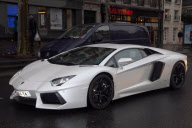 Chris Brown going to concert hall in Paris