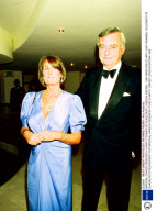 IMPERIAL CANCER RESEARCH CHARITY DINNER AT QUAGLINOS, LONDON, BRITAIN - 1993