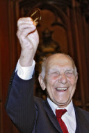 distinction / toekenning - s. hessel