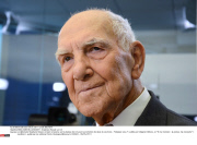 BOULOGNE-BILLANCOURT : Stephane Hessel sur LCI
