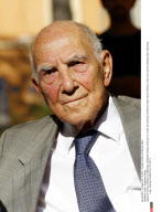 LYON : Stephane Hessel