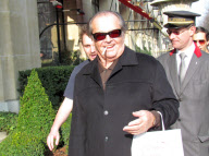 EXCLUSIVE : Jack Nicholson strolling in Paris