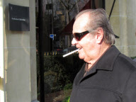 EXCLUSIVE : Jack Nicholson strolling in Paris