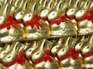 Jennie Garth kicks off the Lindt Gold Bunny Celebrity Auction